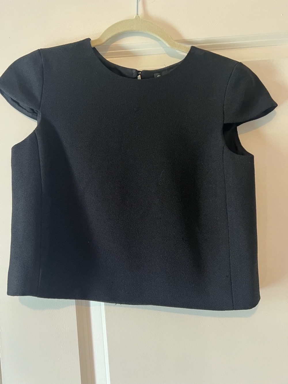 Club Monaco - Classic Black Cropped Top with cap sleeve - Size XS